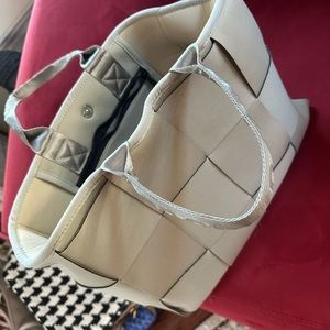 Popups Woven Tote Bag-Neoprene Beige